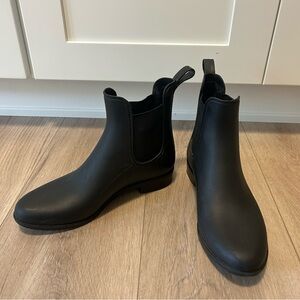 J. Crew Black Chelsea Rainboots - Size 7